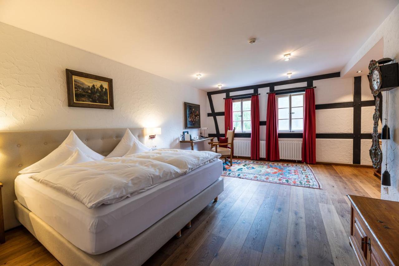 Neumuehle & Hotel 5*